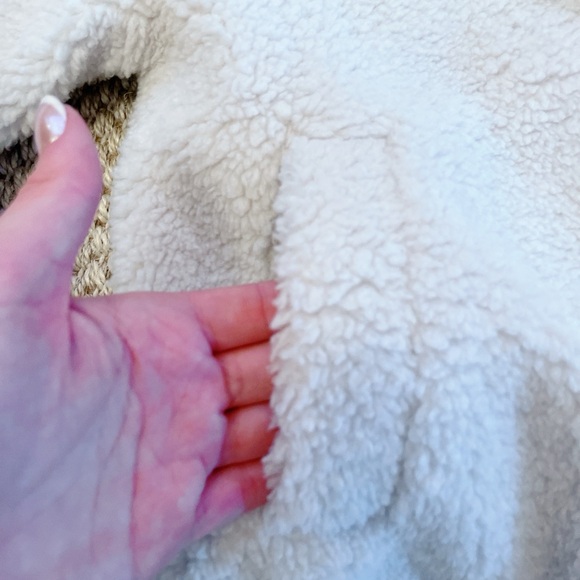 Lululemon Sherpa cinchable  Fleece Zip Jacket | Size 2 - Picture 5 of 9